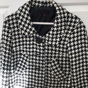3/4 Sleeve houndstooth jacket!